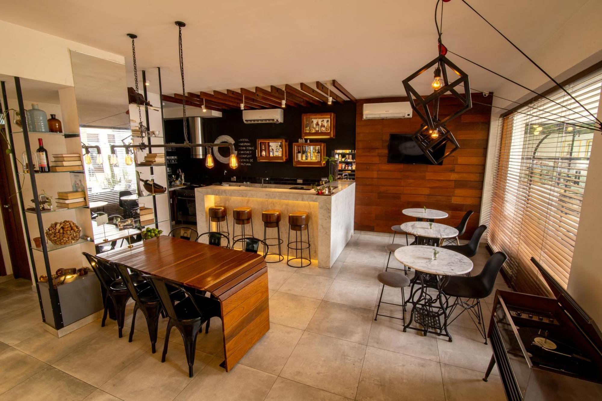Cosmopolitano Hotel Boutique Санта-Крус-де-ла-Сьєрра Екстер'єр фото The interior of the coffee shop