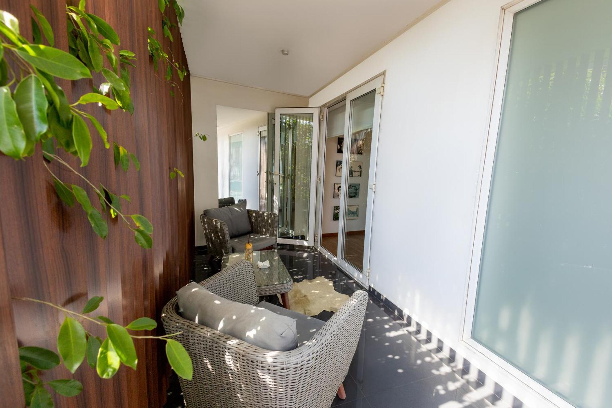 Cosmopolitano Hotel Boutique Санта-Крус-де-ла-Сьєрра Екстер'єр фото A balcony in a residential building